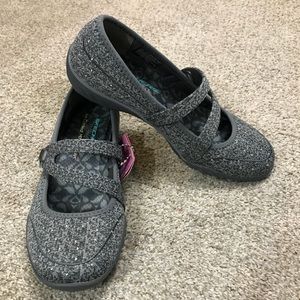 Skechers shoes/ sneakers